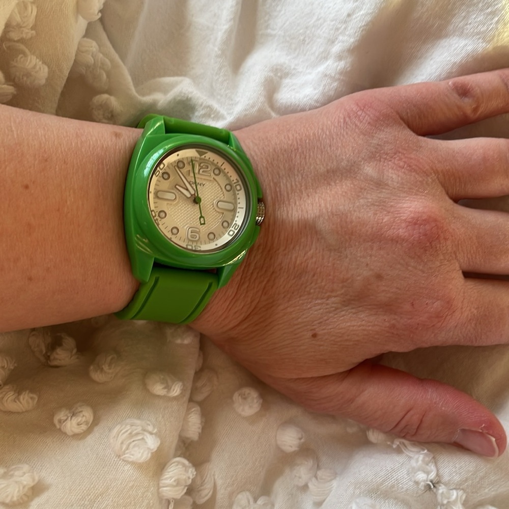 Vintage Bright green DKNY watch Brand new never been used - Picture 12 of 17